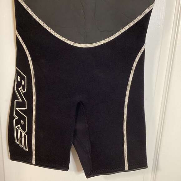 Bare Junior Shorty Size 10 Black Short Leg Wetsuit Kids Boy Girl Water Sports - Picture 3 of 8